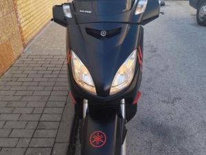 YAMAHA - X-MAX 250