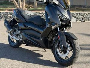 YAMAHA - XMAX 125 IRON MAX