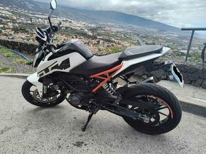 KTM - DUKE