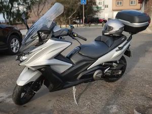KYMCO AK 550