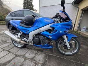 TRIUMPH SPRINT RS 955I (WINTERSCHLUSSVERKAUF)