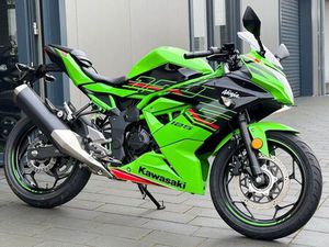 KAWASAKI NINJA 125 KRT *310 KM*1 HAND*BEINAHE NEUWERTIG*