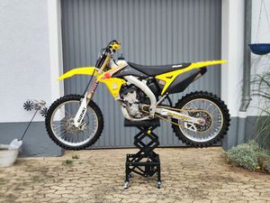 SUZUKI RM-Z 250 (KOLBEN NEU, GROßER SERVICE NEU)