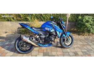 SUZUKI GSXS 750