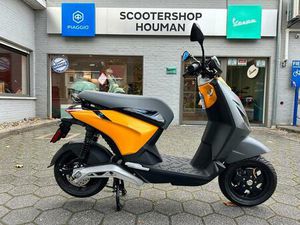 ② PIAGGIO 1 ELECTRIC 1.2KW 45KM/H SUNSHINE MIX (NR.137)