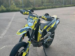 HUSQVARNA 701 SUPERMOTO KEINE KTM 690 ODER EXC BETA