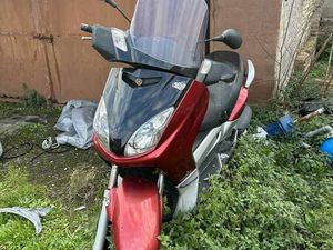 YAMAHA X-MAX 250 ROSSO