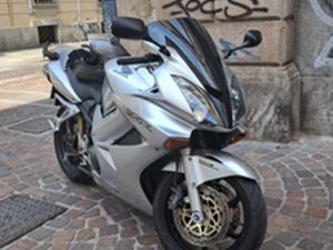 HONDA VFR 800 V-TEC