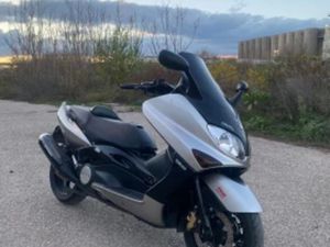 YAMAHA T-MAX