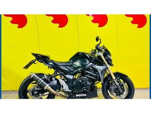 VENDO SUZUKI GSR 750 (2010 - 15) USATA A BARI (CODICE 9912609) - MOTO.IT
