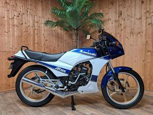 KAWASAKI AR125 - 1991 - FULLY RESTORED TO EXCEPTIONAL STANDARD!