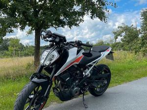 KTM DUKE 390