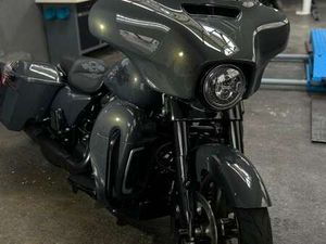 HARLEY-DAVIDSON STREET GLIDE