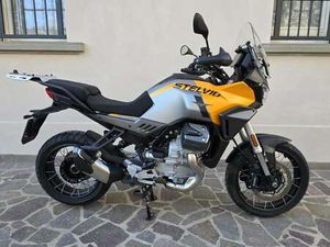 MOTO GUZZI STELVIO GIALLO