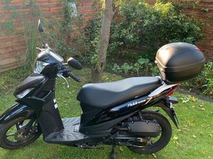 SUZUKI ADRESS 125 ER AUTOMATISCH GETRIEBE TOPCASE KAT KICKSTARTER