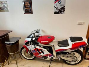 SUZUKI GSX-R 400 'TOP'