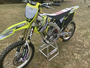 MOTOCROSS COMPETIZIONE SUZUKI RMZ 450 CON POCHE ORE