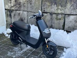 ELEKTRISCHER ROLLER YADEA – 25 KM/H, FUNKTIONIERT EINWANDFRE