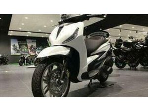 VENDO PIAGGIO BEVERLY 300 ABS-ASR (2021 - 25) NUOVA A MILANO (CODICE 9913035) - MOTO.IT