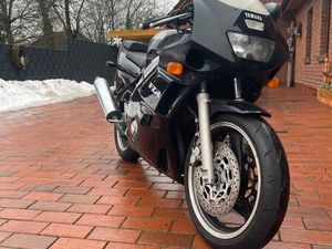 YAMAHA FZR 600 3HE A2 + TEILESPENDER