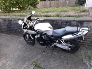 YAMAHA FZR 600