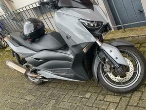 YAMAHA X MAX 125