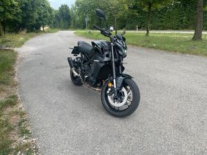 YAMAHA MT 09 RN 69 ERST 2600KM VIEL ZUBEHÖR AKRAPOVIC