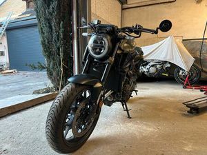 HONDA CB650R BLACK EDITION (GRIFFHEIZUNG + A2 DROSSEL + ZUBEHÖR)