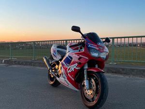 HONDA CBR 900 RR FIREBLADE SC28