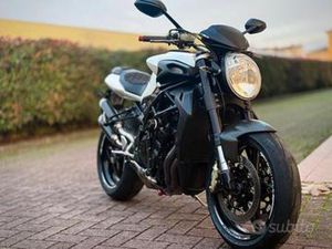MV AGUSTA BRUTALE 920