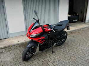APRILIA TUONO 125 - BJ. 2024, 1.800KM, TOP GEPFLEGT