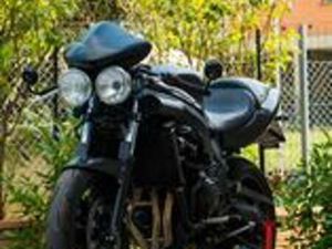 TRIUMPH SPEED FOUR 600