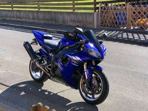 YAMAHA YZF-R1