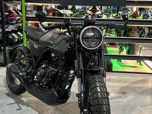 ② BRIXTON CROSSFIRE 125 CC