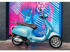 ② ZEER MOOIE VESPA PRIMAVERA 50 CC