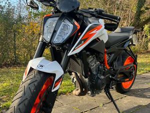KTM DUKE 890R