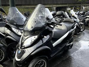 PIAGGIO MP3 400 HPE NOIR BRILLANT GARANTIE 3 ANS