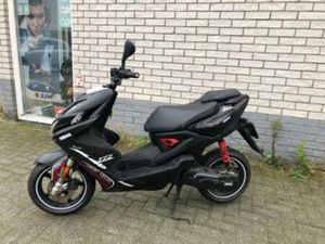 2026KNALLERS:YAMAHA AEROX R 45KM 2-T MAT BLACK BJ2015 6000K — SCOOTERS | YAMAHA — MARKTPLAATS