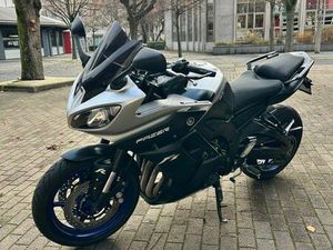 YAMAHA FAZER 800