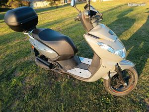 SCOOTER PEUGEOT KISBEE