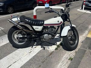 MOTO SUZUKI VANVAN 125