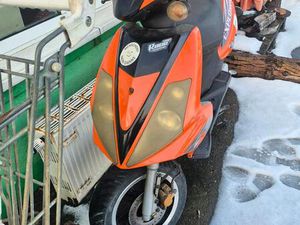 MOPED ROLLER 50 CCM MIT PAPIERE EXPLORER RACE GT50
