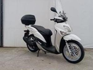 YAMAHA XENTER 150