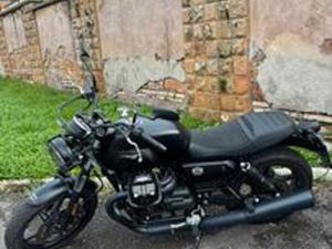 MOTO GUZZI V 7 STONE IV 1.800 KM ANNO 2025