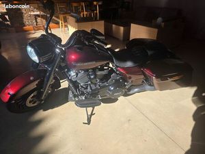 HARLEY DAVIDSON ROAD KING SPECIAL