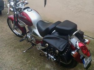 VENDS MOTO KYMCO 125 CM3 HIPSTER 1500 EUROS