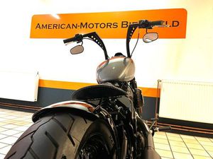 HARLEY-DAVIDSON STREET BOB 114 BOBBER 180R - DT. FZG.! 3.127KM!!