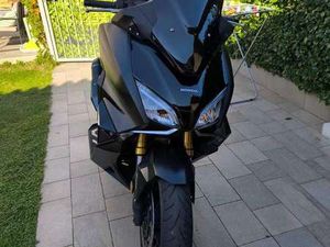 HONDA FORZA 750 DCT URBAN NERO