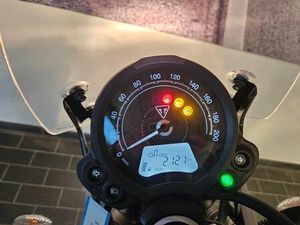 TRIUMPH SCRAMBLER 900