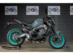 ② YAMAHA MT 09 - 895 KM